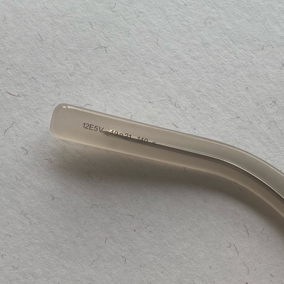 Saint Laurent nude plastic frame sunglasses - Picture 5 of 7